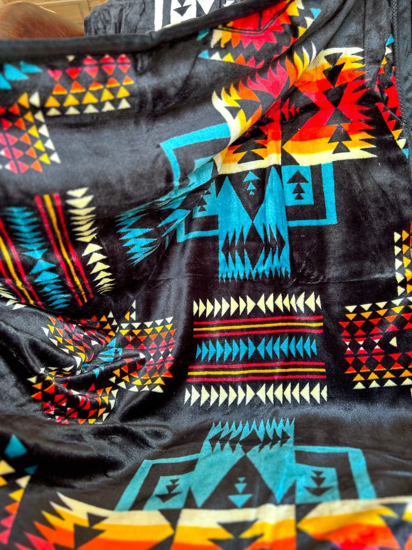 Monte Blanket in Black