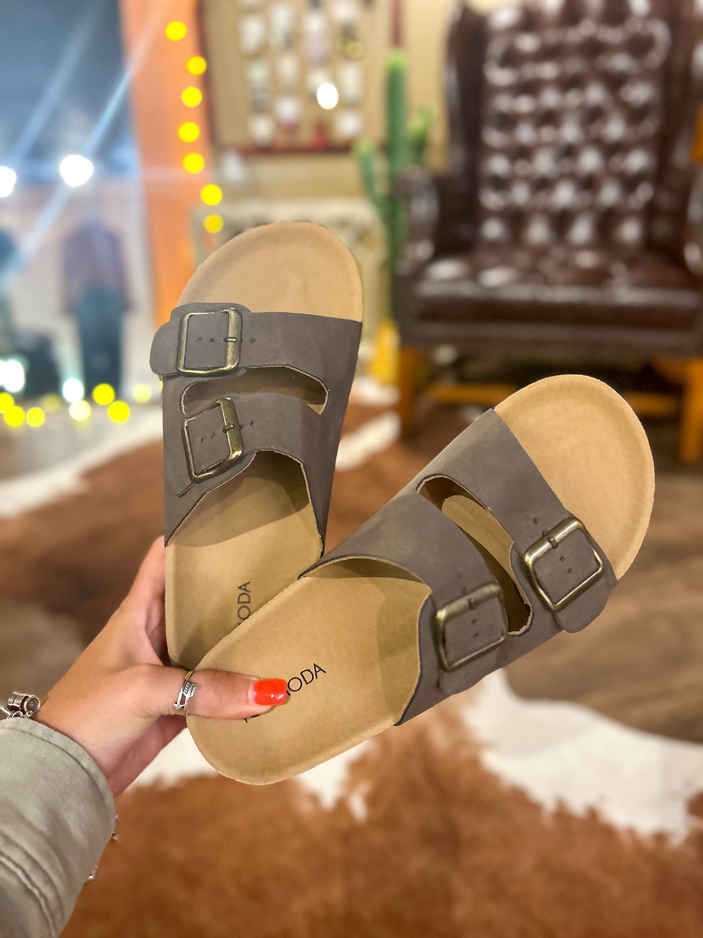Tully Sandal