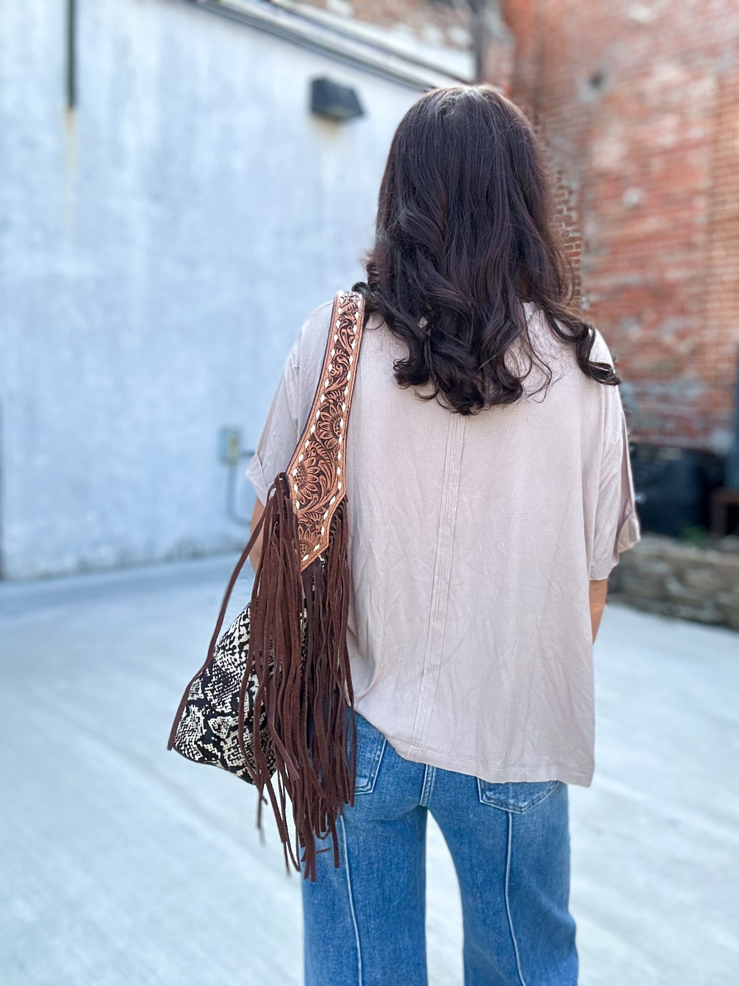 Lazy Daisy Pocket Top