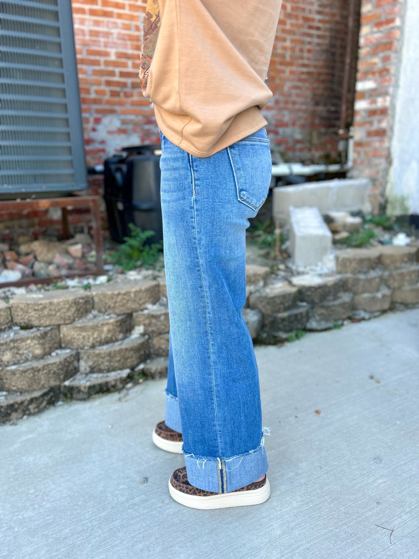 Kick Up Dust Cuffed Jean