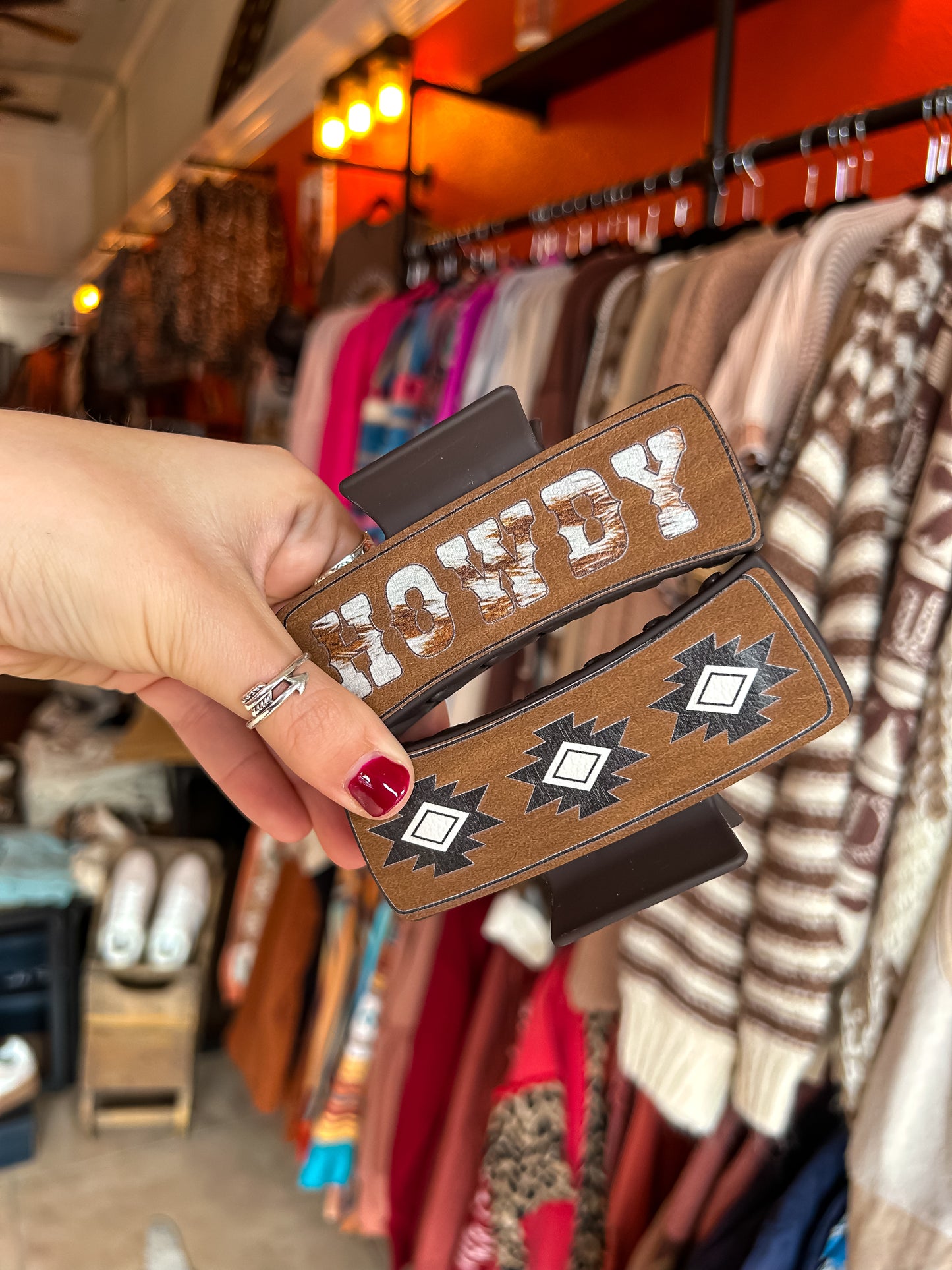 Western Whisper Claw Clip